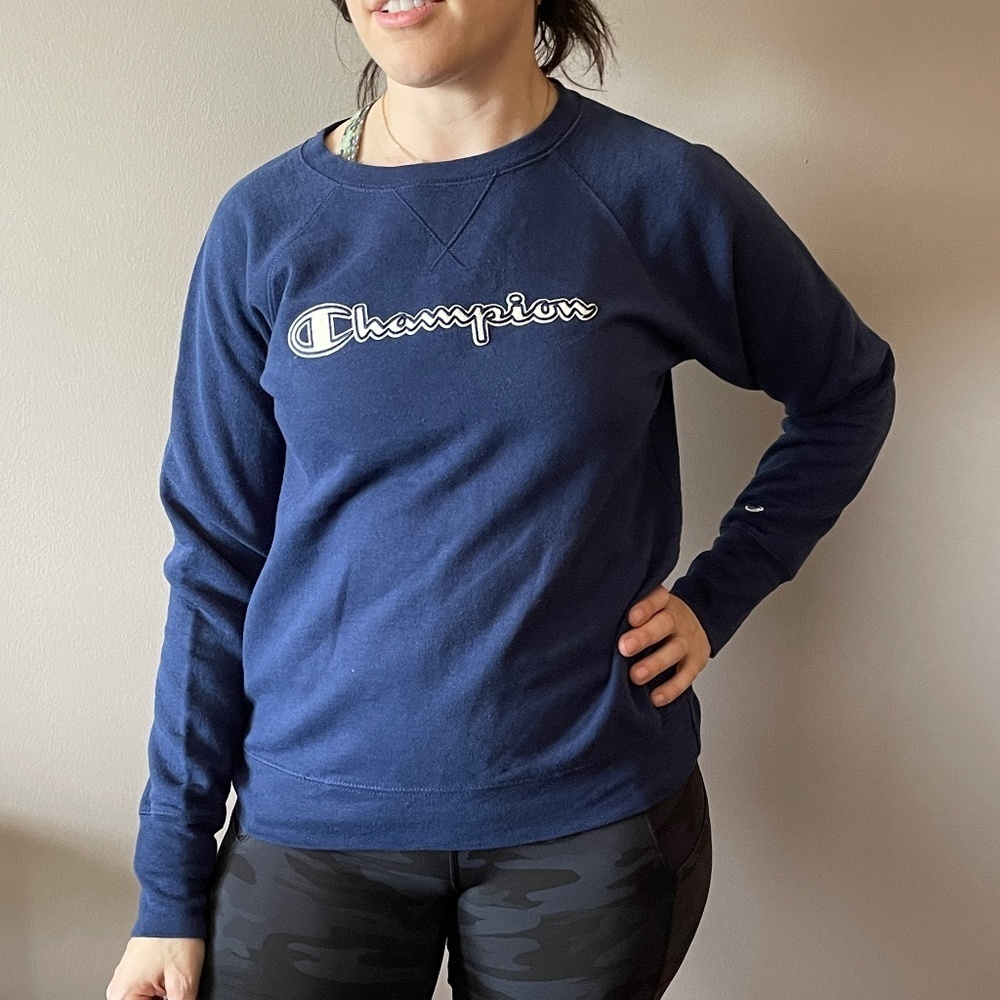 Retro Champion Navy Pullover Crew Neck Sweatshirt Size Small Embroidered Logo